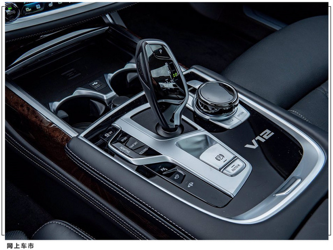 宝马新款M760i实拍搭6.6T加速媲美M5/配黑化套件-图16