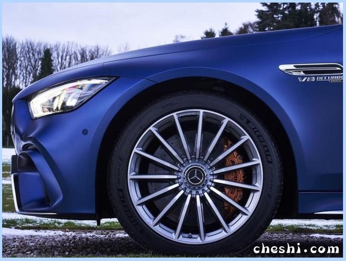 奔驰新款GT跑车实拍动力升级/竞争保时捷帕拉梅拉-图5