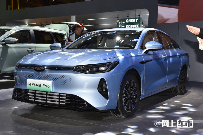 奇瑞明年将推10余款新车2024年冲击销量翻倍-图1