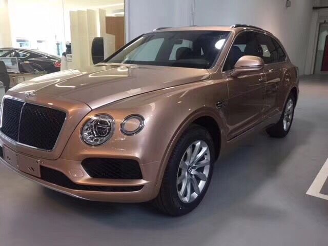 2018款宾利添越SUV 全国首台4.0汽油越野-图3