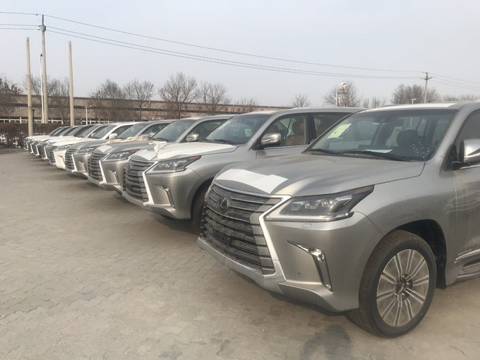 18款雷克萨斯LX570 中东铂金版踏青专惠-图2
