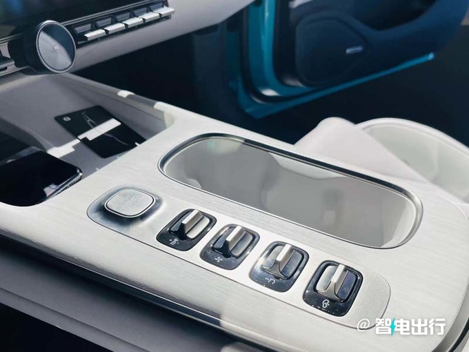 價格確實有點貴雷軍小米SU7售XX.XX-XX.XX萬元-圖16