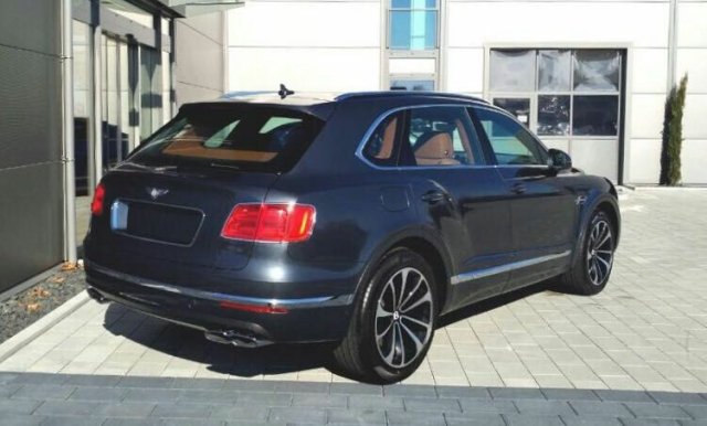 18款宾利添越首款SUV 4.0T汽油特价销售-图3