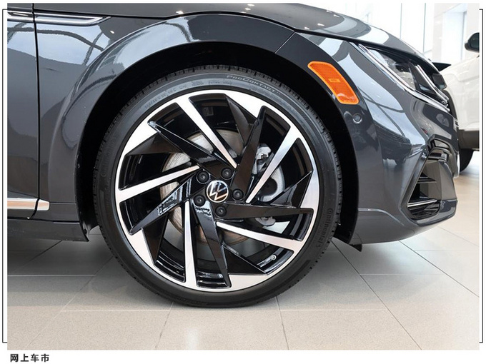 大众全新CC到店实拍搭2.0T+8AT/还配4Motion四驱-图2