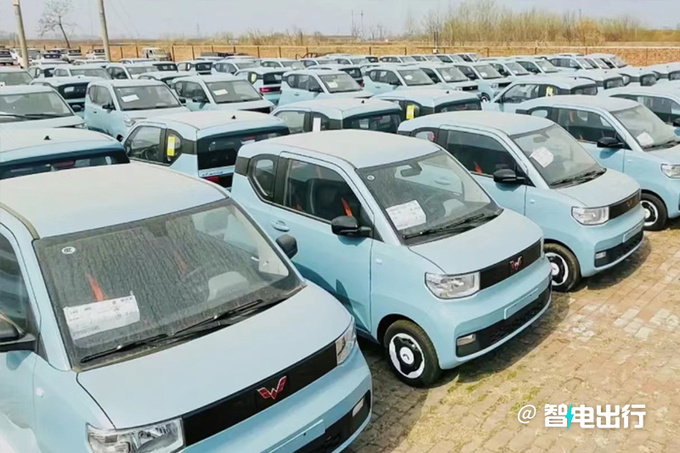 五菱宏光MINI EV销量连续下滑4月暴跌32.4-图1