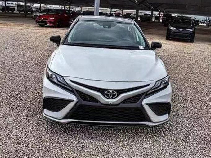 丰田新款凯美瑞实拍配熏黑套件/搭V6发动机-图1