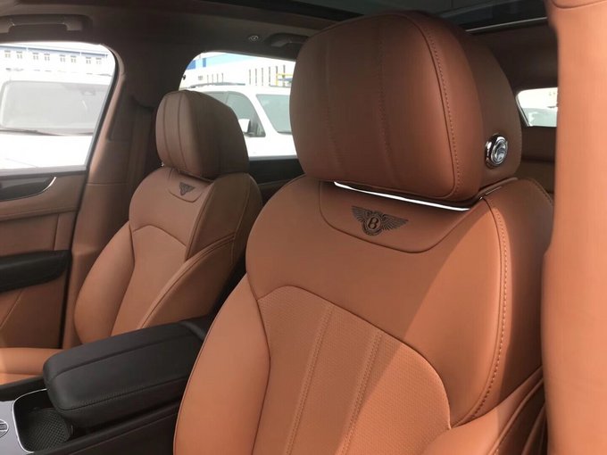 18款宾利添越 首台4.0TV8汽油版SUV降税-图8