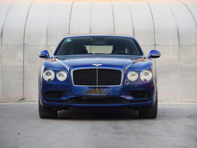 2018款宾利飞驰到店 新行情最高降价25万-图2