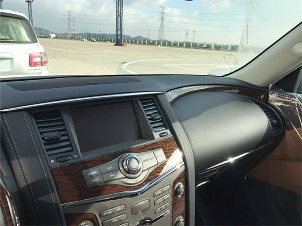 日产途乐魅力绝杀丰田陆巡 17/18款特卖-图5