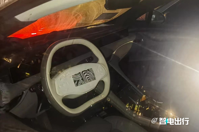 智己LC5内饰曝光配LS7同款升降屏 搭上汽全新智驾-图3