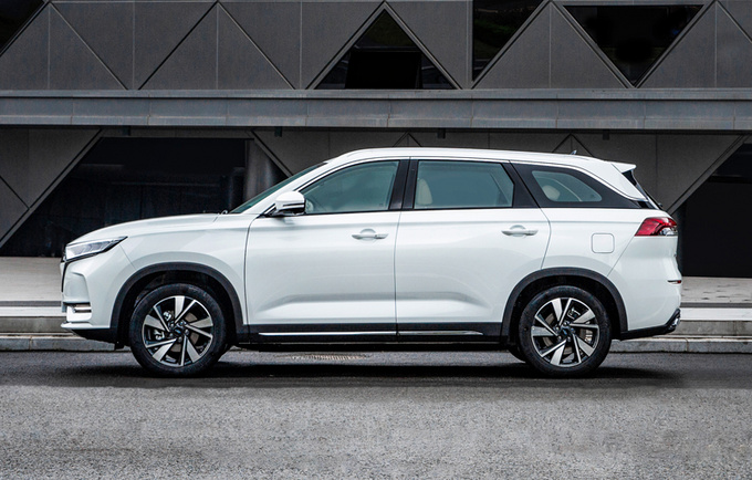 长安欧尚X7 EV正式上市 最大续航405km 15.99万起-图4