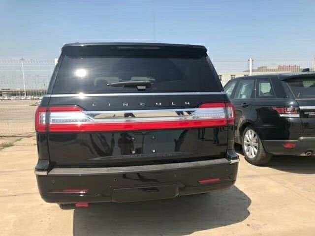 18款林肯领航员顶配墨版 张扬越野配置全-图3