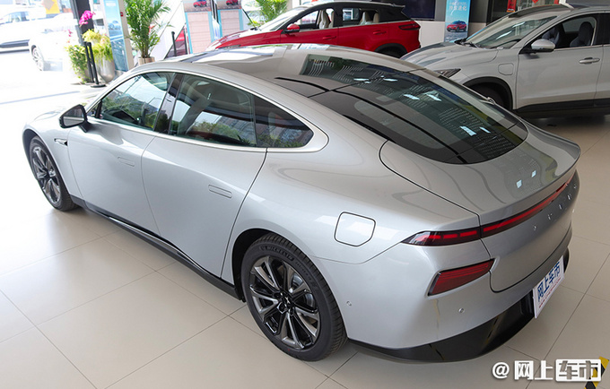 小鹏汽车将推高端SUV 空间媲美宝马X5 预计售30万-图2