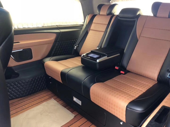 18款奔驰V250巨大后排空间 豪华商务首选-图7