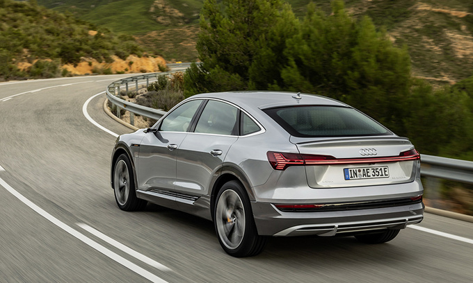 奥迪e-Tron配置升级 智能方向盘/充电器功率提升-图1