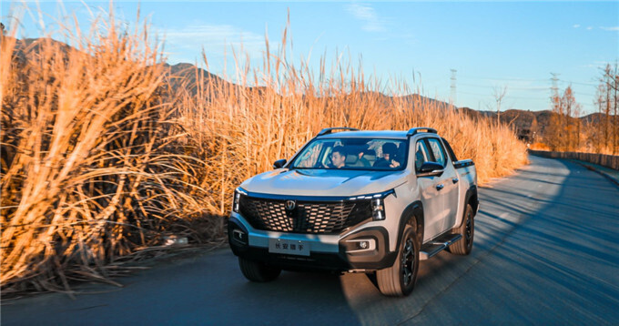 3月已发布车型推荐10万级的8AT皮卡性价比一个比一个值-图13