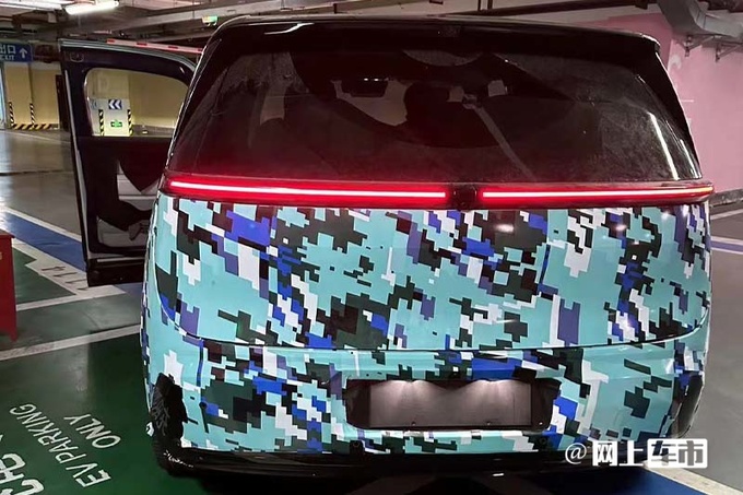 极氪全新MPV街拍曝光6月投产 年产10万辆-图6