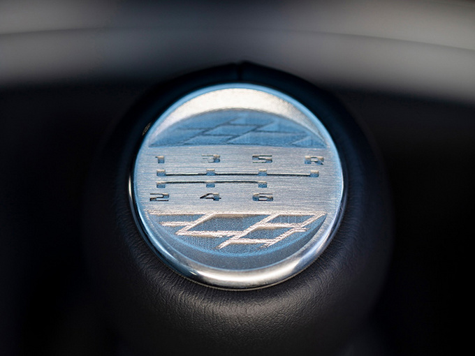 凯迪拉克CT4/ CT5性能版 搭6速手动/碳纤维座椅-图1