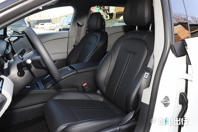 配置提升极氪007后驱增强版售20.99万 PK小米SU7-图10