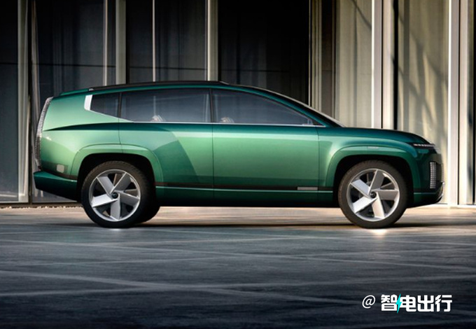 现代版劳斯莱斯库里南曝光撞脸理想L8-图2