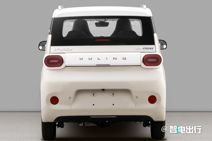 五菱新宏光MINIEV实拍造型更精致 尺寸大幅加长-图2