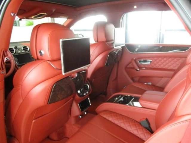 18款宾利添越四座天窗 豪轿代表作秒杀中-图5