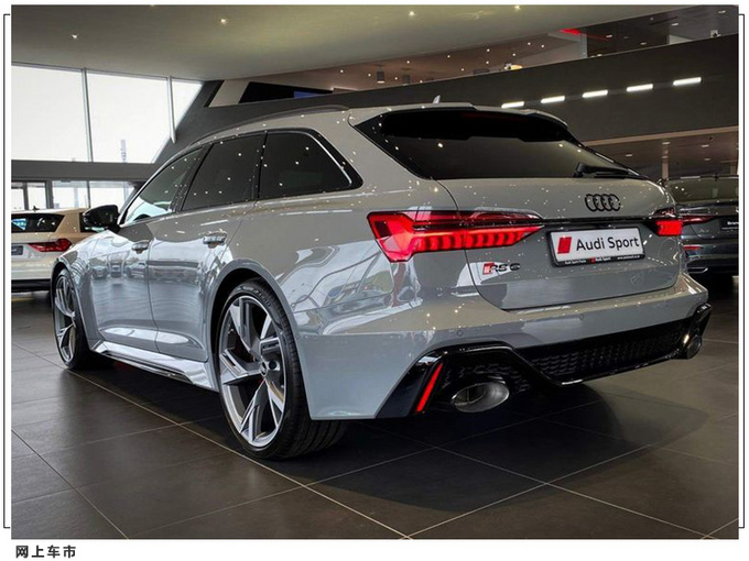 奥迪新款rs6实拍搭40t双增压零百快过奔驰e63