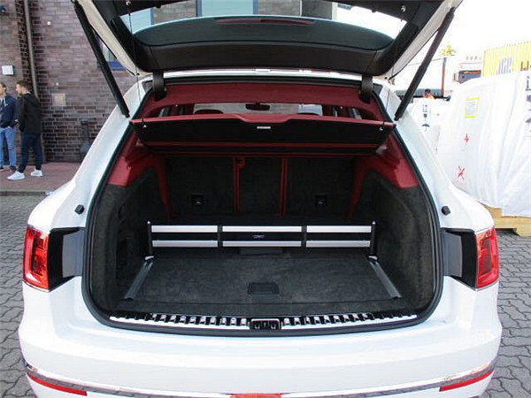 实拍18款宾利添越 最帅气SUV津港大放价-图7