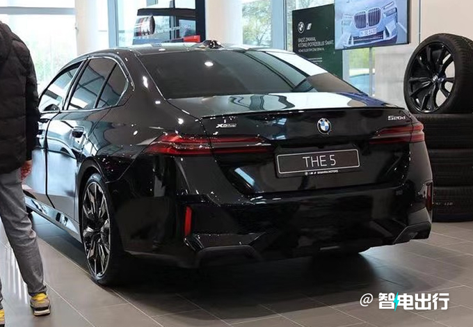 宝马新5系到店实拍四季度国产开售/现款优惠12万-图2