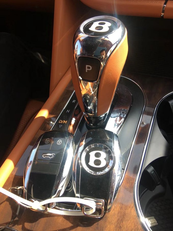 18款宾利添越4.0柴油五座 全球最奢华SUV-图5