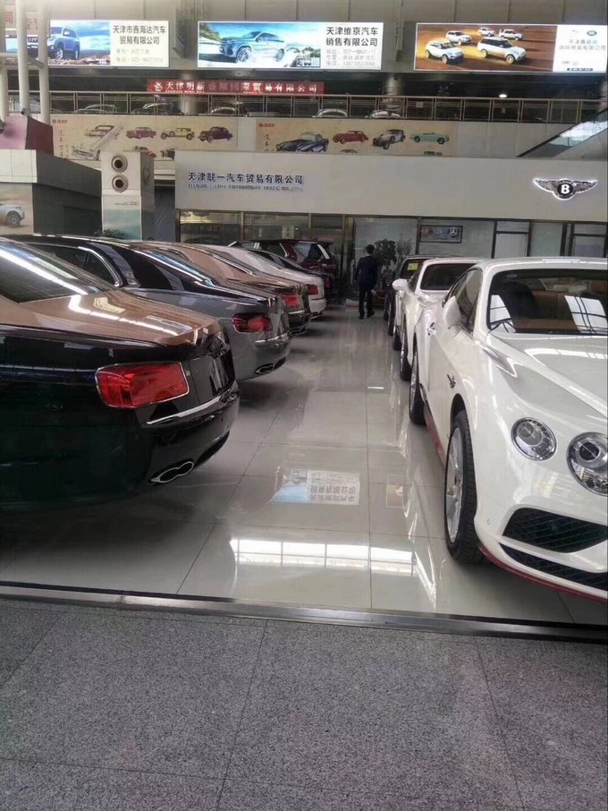 18款宾利飞驰V8S 超帅外形降价走量冲榜-图2