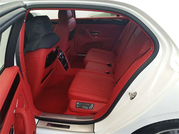 天津港2018款宾利飞驰V8S 热惠风暴来袭-图8