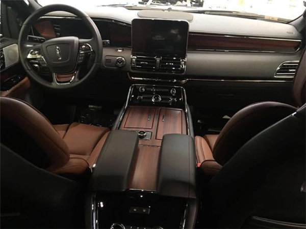 18款林肯领航员墨版 现车配置全豪车典范-图6