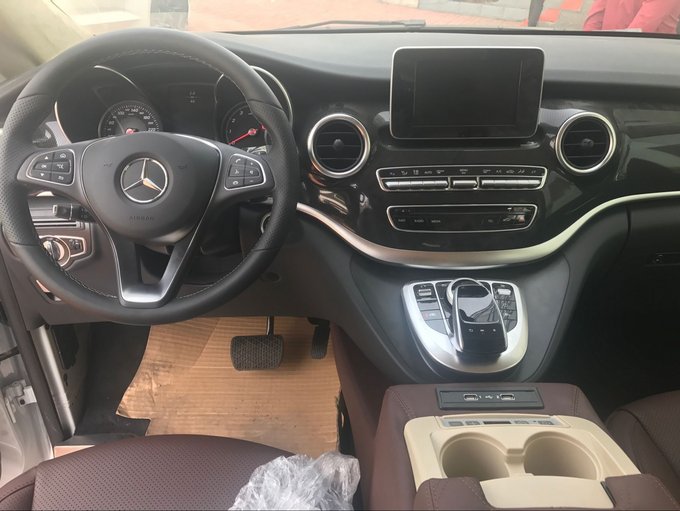 电话:15822173977马经理 18款奔驰V250中东版 极品商务70万更大方-图6