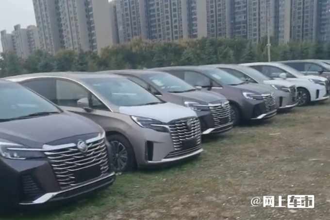 别克4S店猛打折GL8卖不到20万 比大通G70还便宜-图4