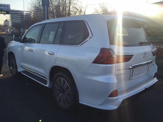 18款雷克萨斯LX570S运动版 名品荣誉全球-图4