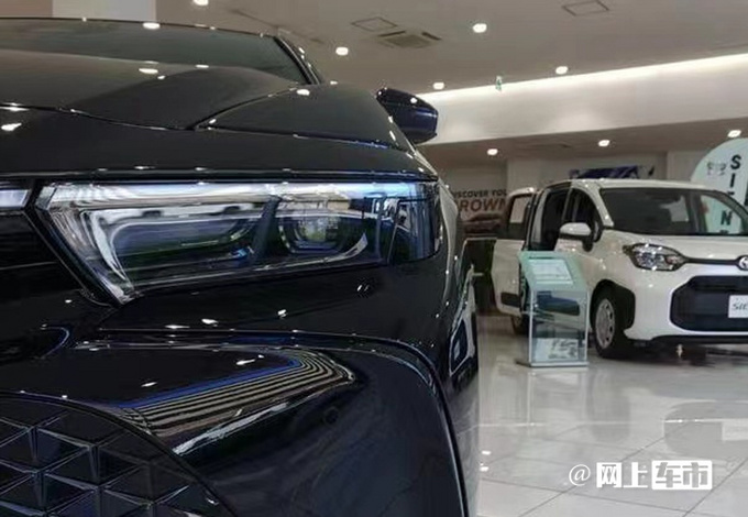 丰田全新皇冠到店实拍下月国内开售/比凯美瑞好看-图5