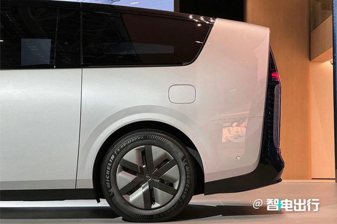 理想MEGA开启预订12月上市 官方售价60万以内-图4