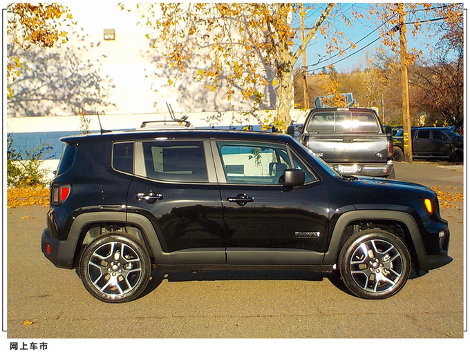 吉普自由侠新车实拍曝光搭2.4L引擎/配置丰富-图4