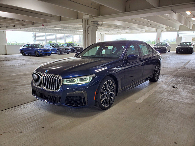 宝马全新740i实拍搭3.0T六缸引擎/标配激光大灯-图1