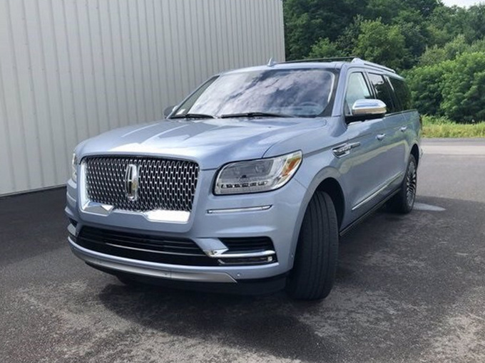 林肯领航员实拍曝光 搭3.5T V6/2+2+3座椅布局-图1