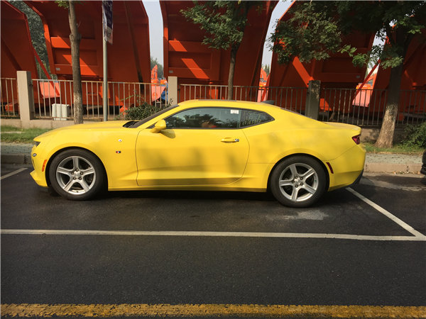 18款雪佛兰科迈罗2.0T 标配小跑竞争野马-图2