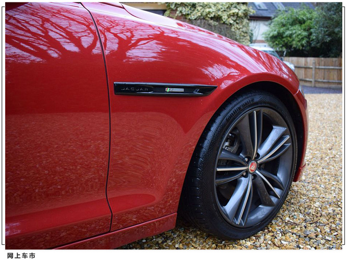 捷豹XJ实拍曝光搭3.0T V6/尺寸媲美玛莎拉蒂总裁-图5