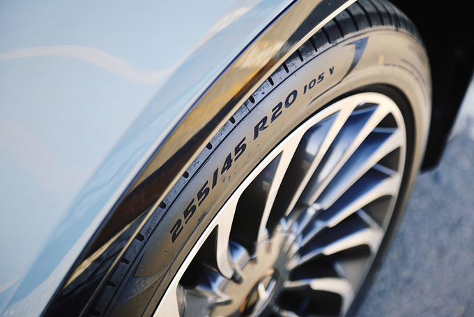 场地试驾岚图FREE 零百加速4秒的SUV是什么体验-图19