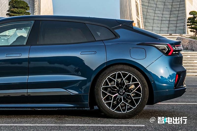 哪吒S獵裝版無(wú)偽實(shí)拍配激光雷達(dá) 或命名SS-圖10