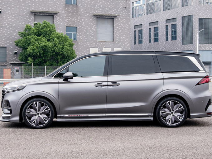 荣威iMAX8实拍图 搭2.0T动力预计三季度上市-图3