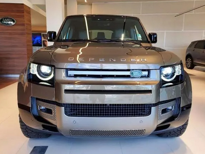 路虎全新卫士进店实拍 宽大保险杠/悬浮式车顶-图1