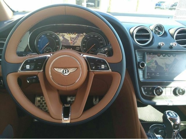 18款宾利添越 4.0T汽油SUV实力不容小觑-图6