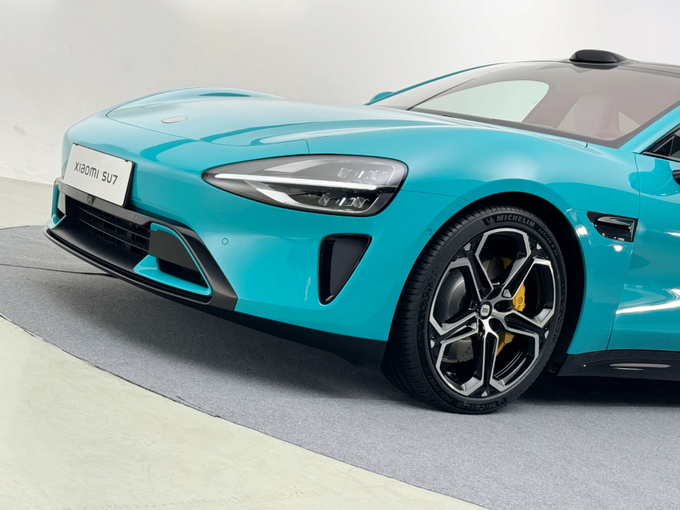 刷新多项造车记录 小米全球首款C级纯电轿车小米SU7有什么亮点-图1