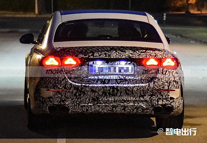 奔驰全新E级高性能版曝光换搭新动力/售价上涨-图4